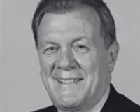 R Lee Roberts